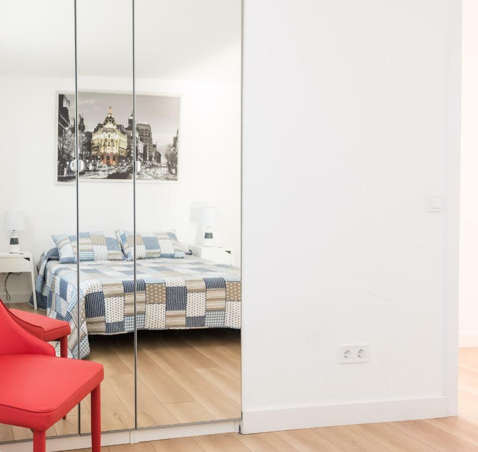 Ever House Ifema Mar De Cristal Мадрид Екстериор снимка